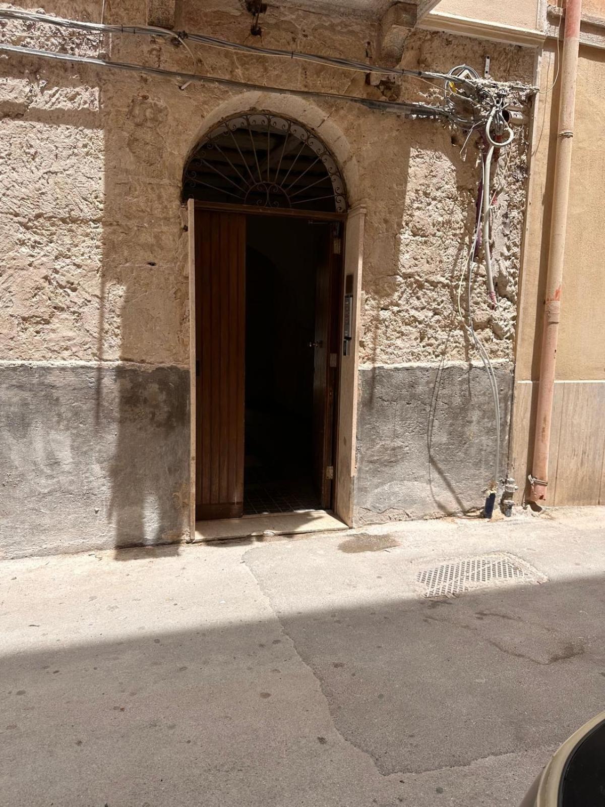 A Casa di Clara Apartment Trapani Bagian luar foto