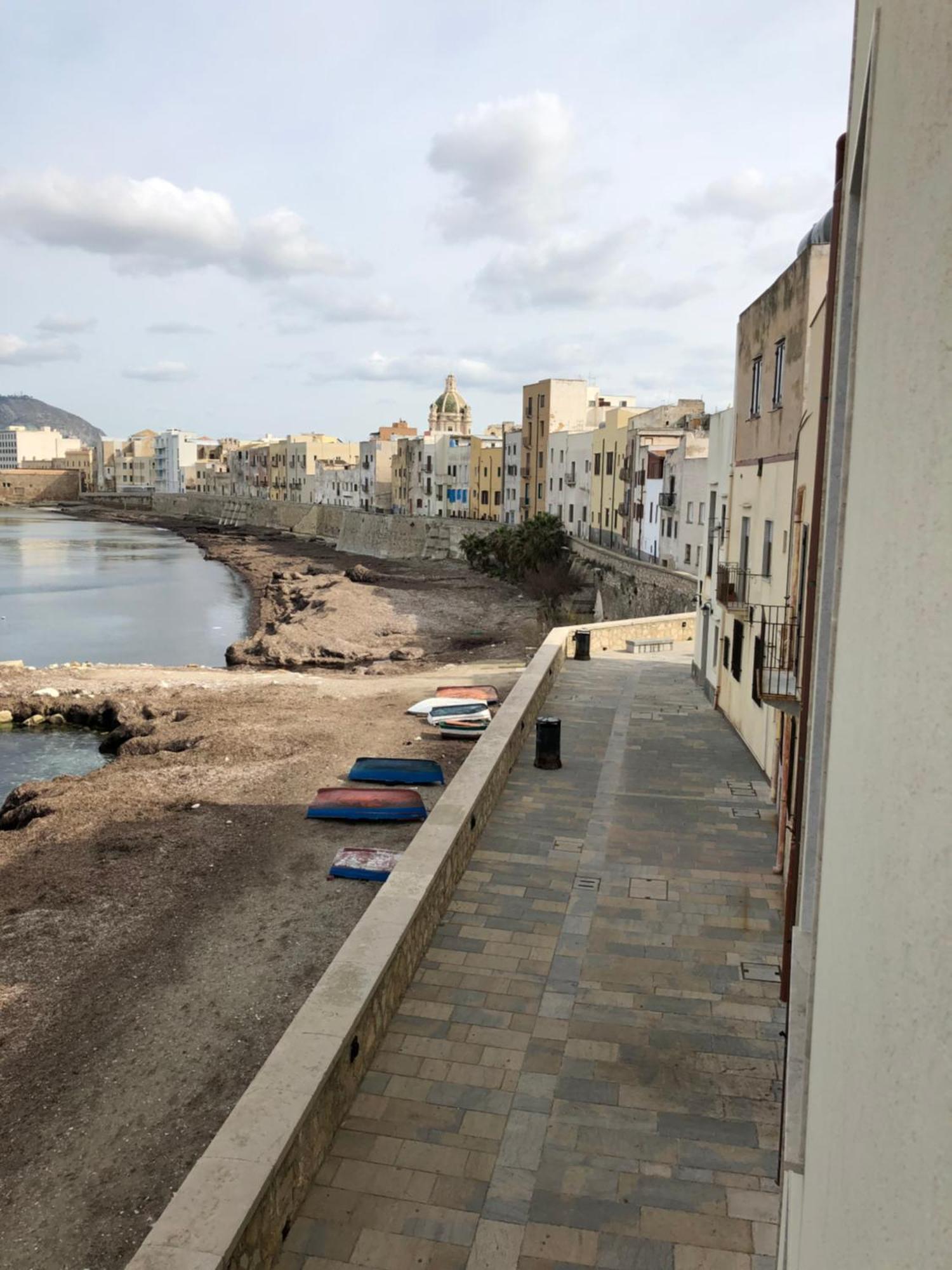 A Casa di Clara Apartment Trapani Bagian luar foto